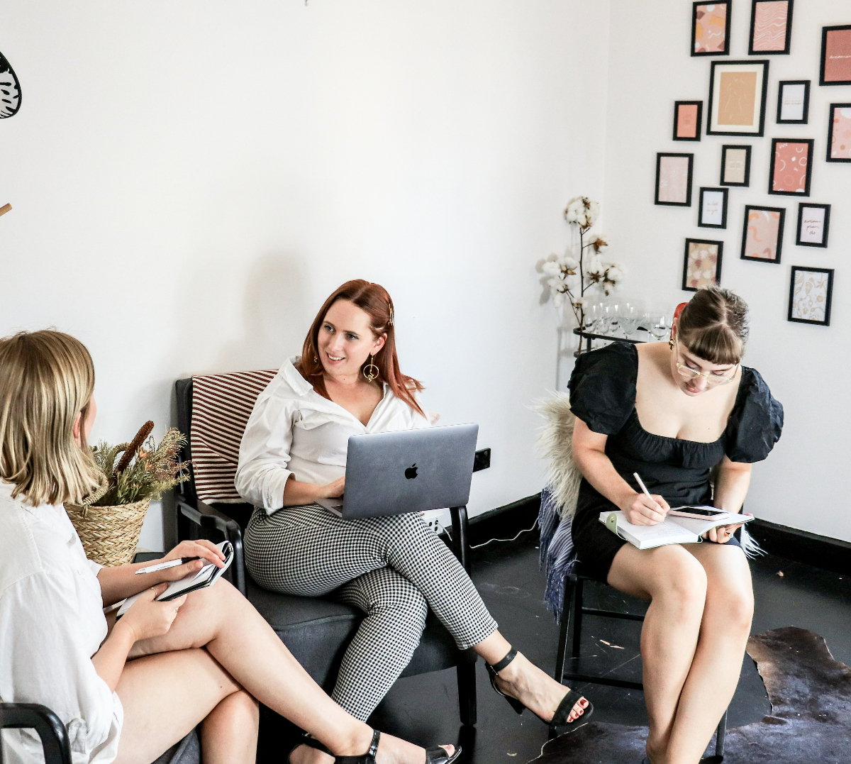 Two saleswomen use BANT techniques to prioritize leads.